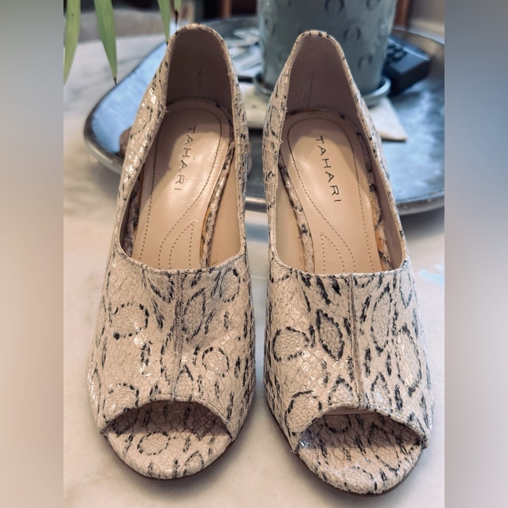 Tahari Peeptoe Snakeskin shoes - Picture 4 of 12